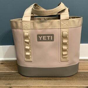 Yeti Camino Carryall 35 tote in Sand.
